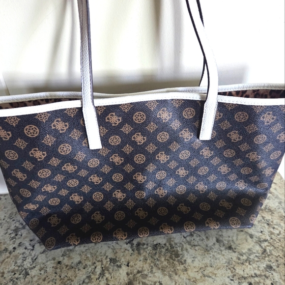 GUESS Tote Set - Picture 3 of 14